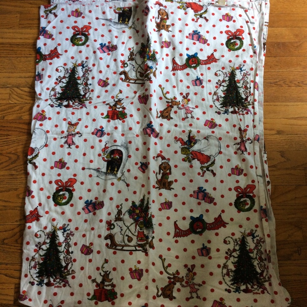 PB Teen The Grinch Christmas Sheet Set